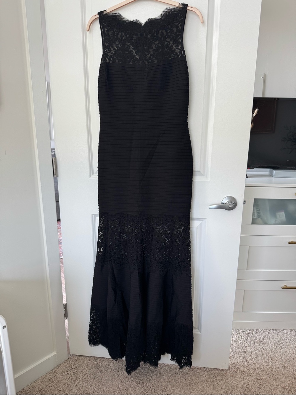 Tadashi Shoji Black Lace Pintuck Mermaid Maxi Dress